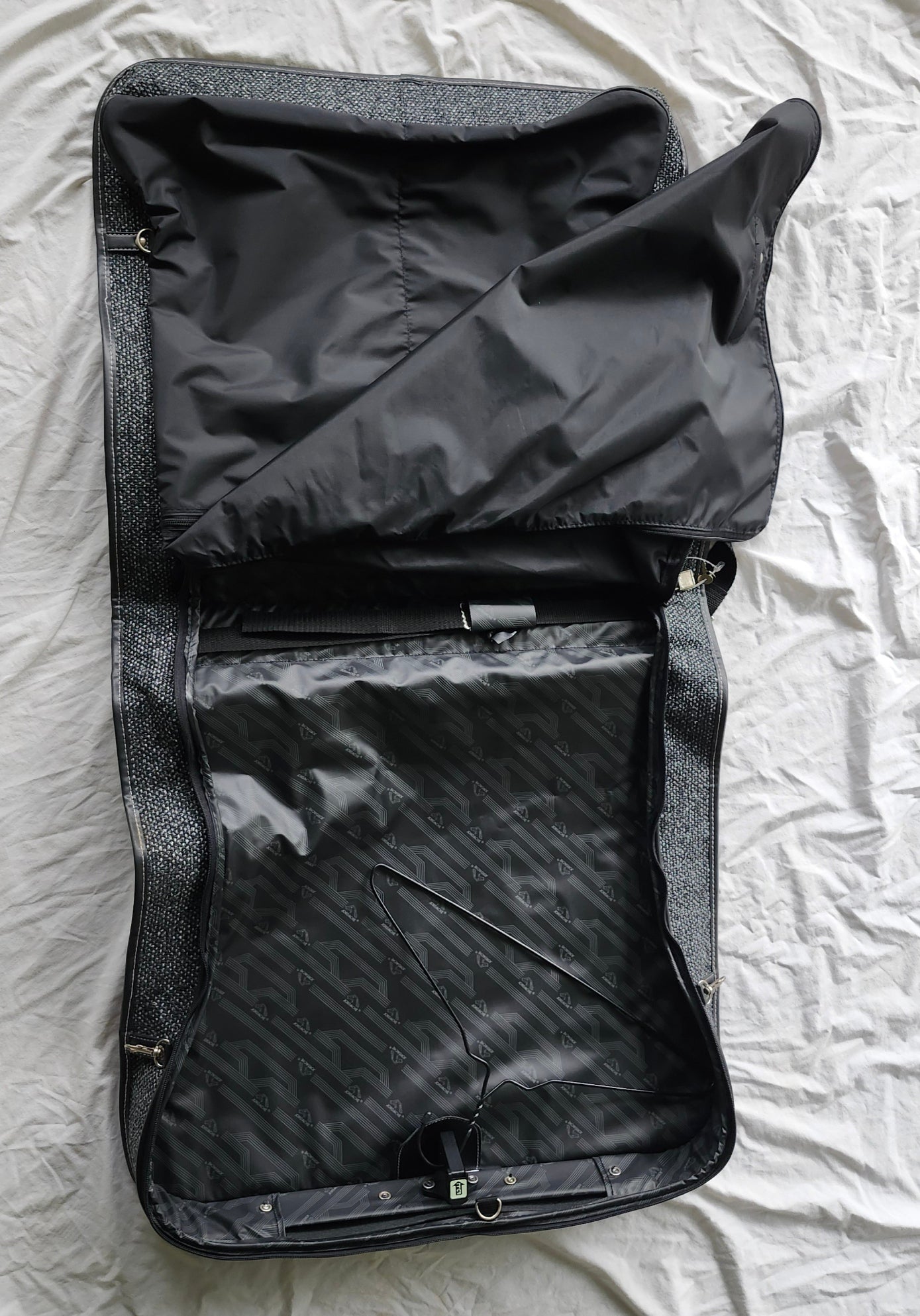 VINTAGE Jordache Leather & Tweed Travel Luggage set