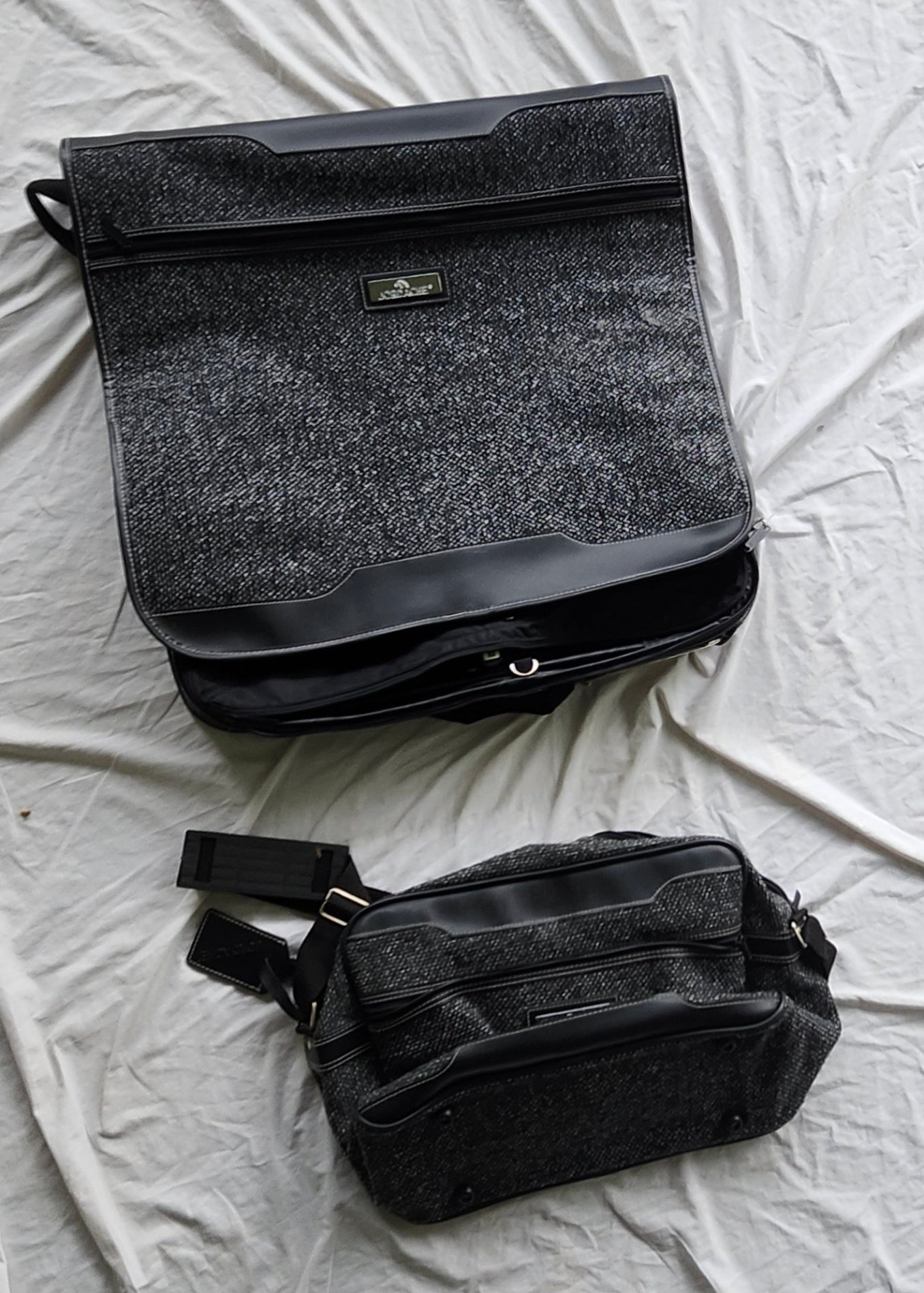 VINTAGE Jordache Leather & Tweed Travel Luggage set