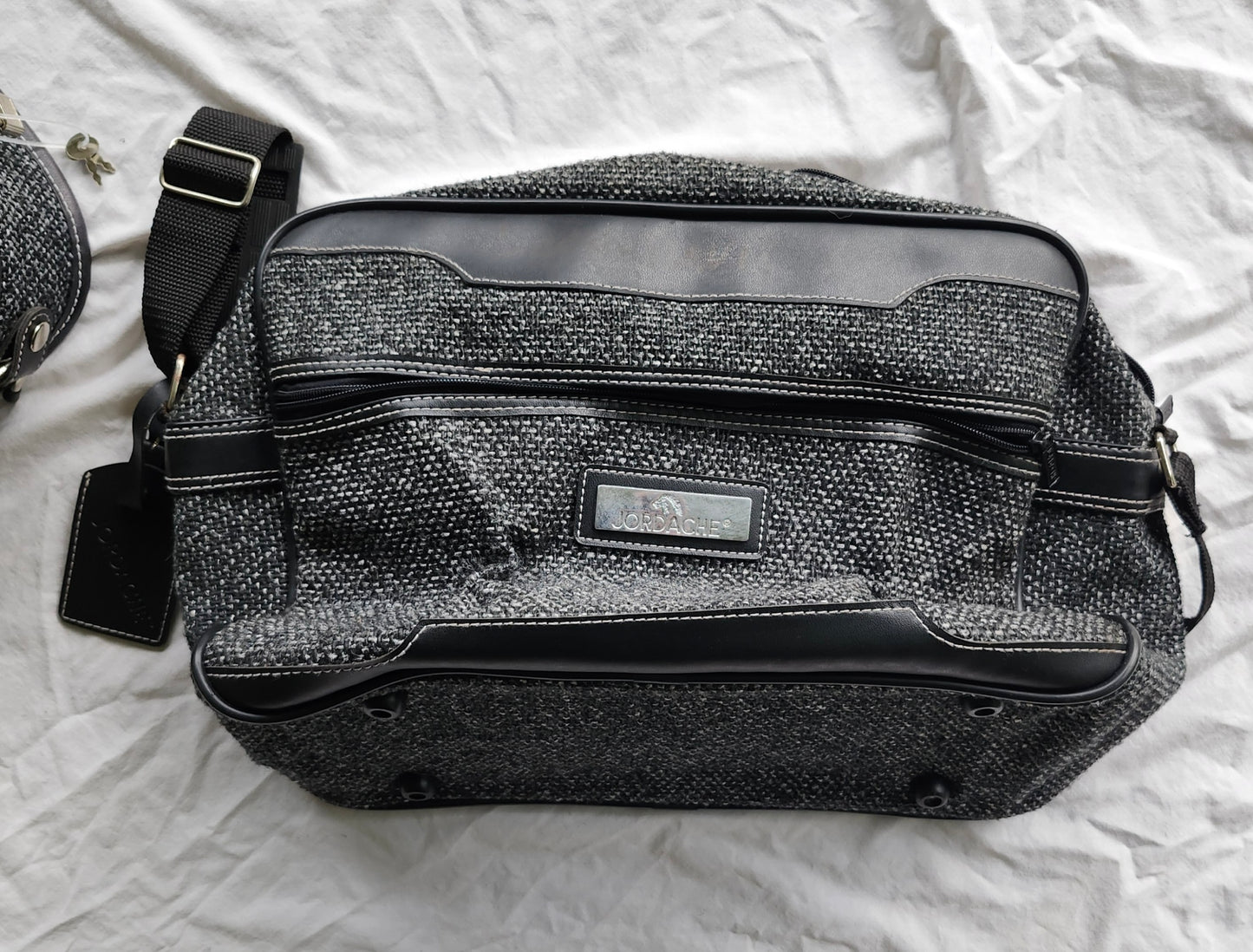 VINTAGE Jordache Leather & Tweed Travel Luggage set