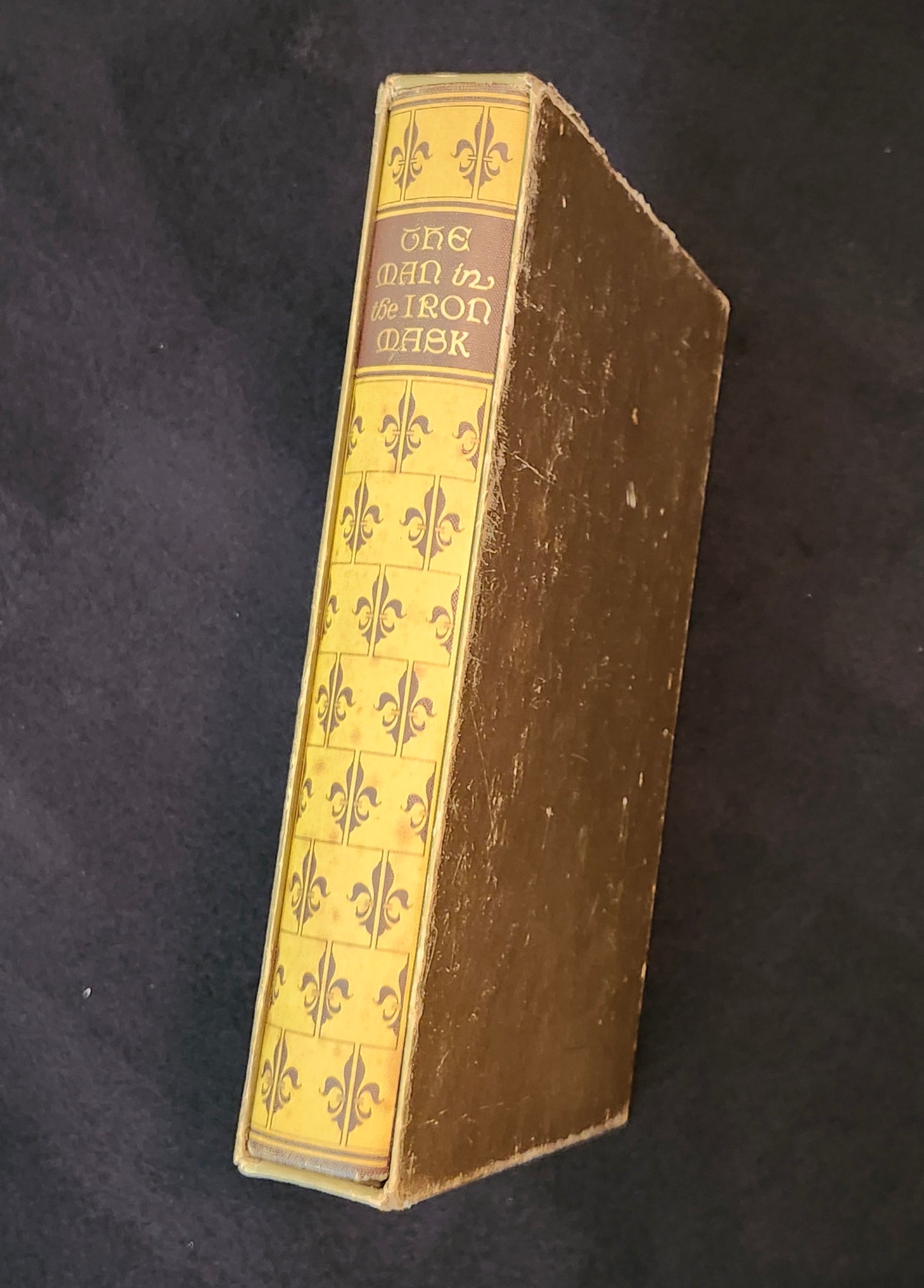 VINTAGE - THE MAN IN THE IRON MASK with slipcover - 1964